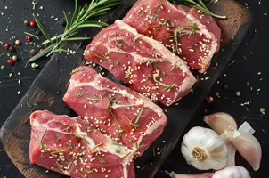 Porc caramélisé au miel et sésame