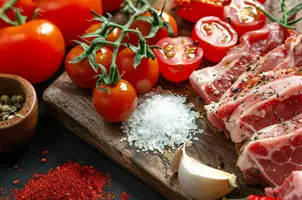 Porc épicé aux saveurs éthiopiennes et tomates juteuses