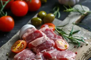 Porc aux épices tunisiennes et son duo d'oignons et d'olives