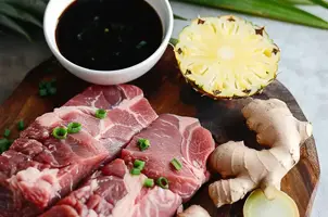 Porc exotique au lait de coco et ananas épicé
