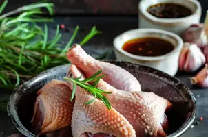 Dinde marinée à la citronnelle et au soja sucré