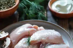 Poulet crémeux aux champignons et aneth