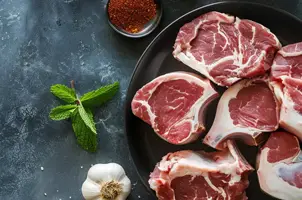 Porc mariné au yaourt et aux épices, fraîcheur de menthe en touche finale